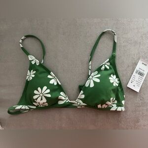 Pacsun green floral bikini top. Size XS. NWT